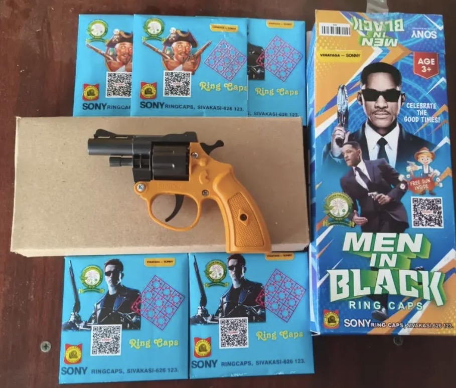 RING CAP GUN (WITH 5 POUCHES)